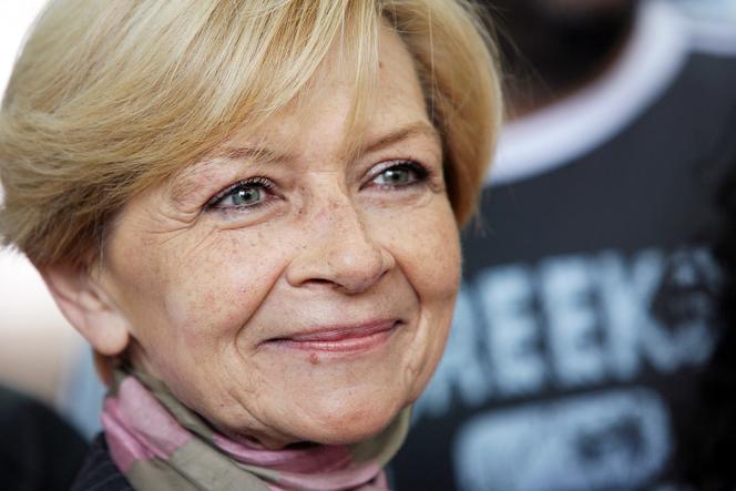 A ex-presidente da região Ródano-Alpes Anne-Marie Comparini (MoDem) em campanha para as eleições legislativas de junho de 2007. 