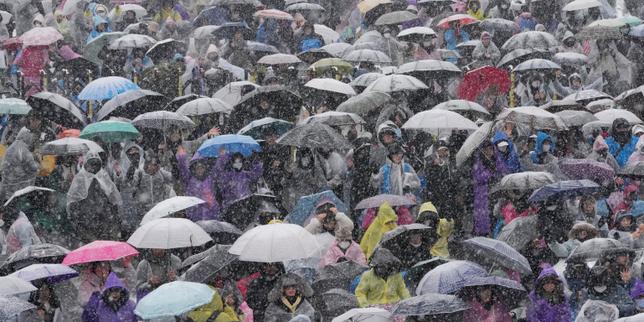 En Corée du Sud, manifestations sous la neige à la veille de l’expiration du mandat d’arrêt contre le président Yoon Suk Yeol