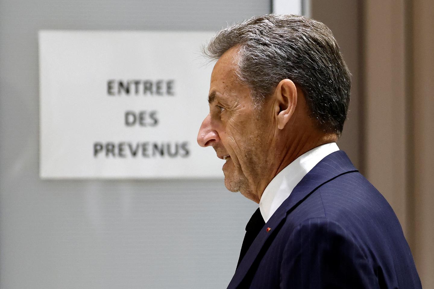Nicolas Sarkozy, à peine sorti de prison, annonce la sortie d’un livre, « Le Journal d’un prisonnier »