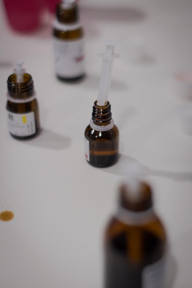 Préparation des médicaments pour la nuit au sein de l’unité de soins intensifs en psychiatrie du CHU de Montpellier, le 26 novembre 2024. 