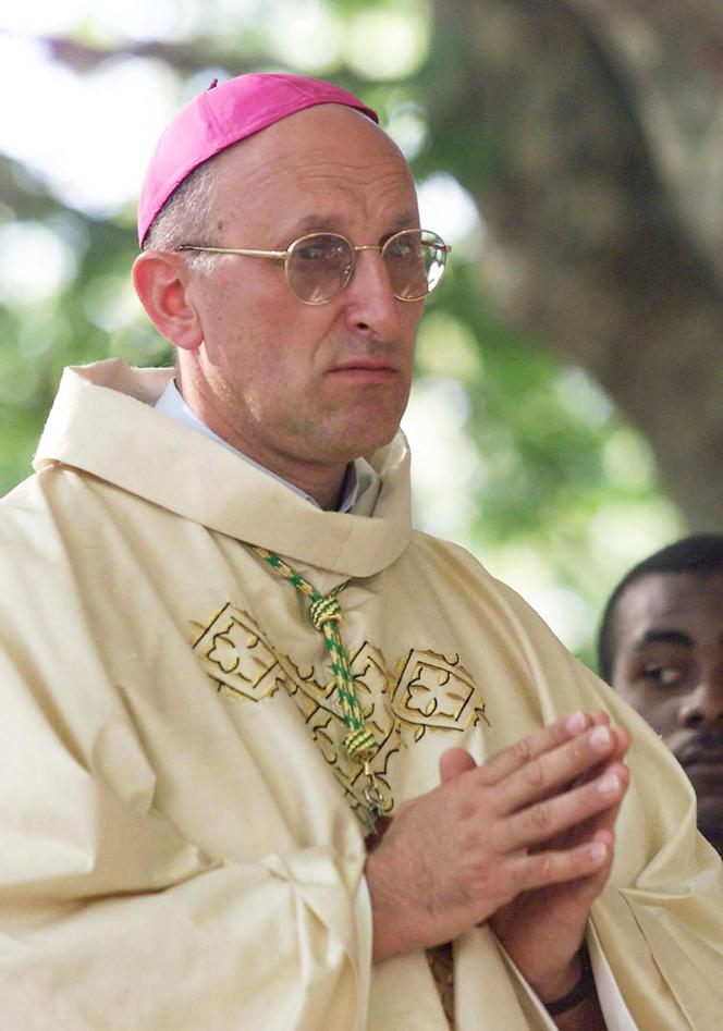 Monseigneur Dominique Rey au domaine de La Castille, à La Farlède, dans le sud-est de la France, le 17 septembre 2000.