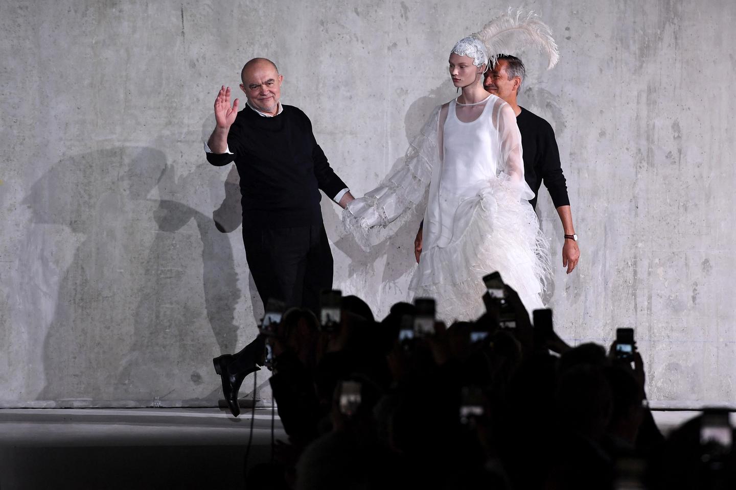 Christian Lacroix becomes Spanish