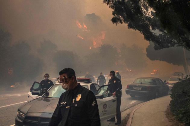 During the fire ravaging the Pacific Palisades neighborhood in Los Angeles (California), January 7, 2025.