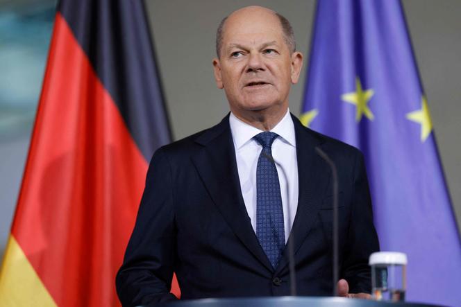 Le chancelier allemand, Olaf Scholz, fait une déclaration à la presse, de la chancellerie à Berlin, le 8 janvier 2025.