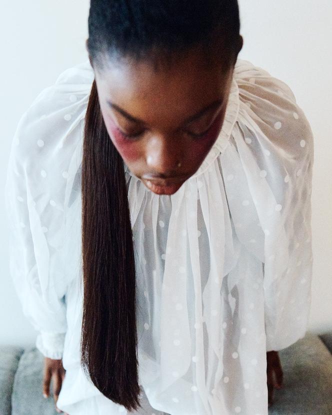 Top en polyamide, The Kooples, 195 €. thekooples.com