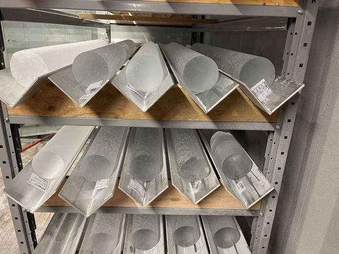 Stockage de carottes glaciaires relevées par l’équipe du projet Beyond Epica.