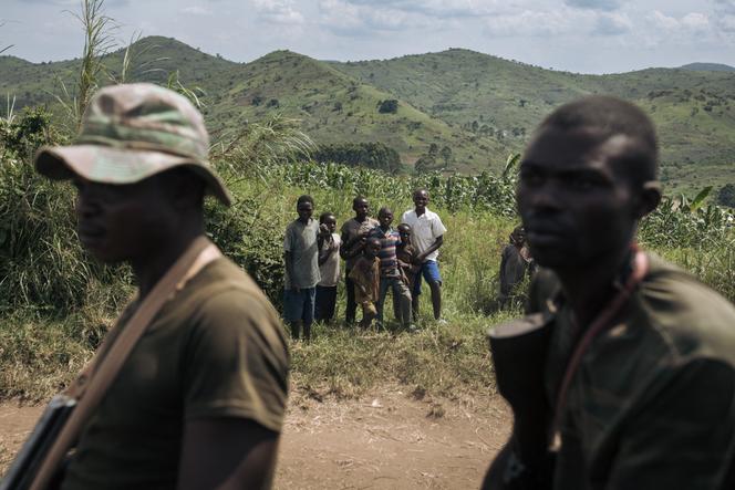 Soldados das forças armadas da RDC perto da linha da frente e da cidade de Kibirizi, controlada pela rebelião M23, na província do Kivu do Norte, em maio de 2024.