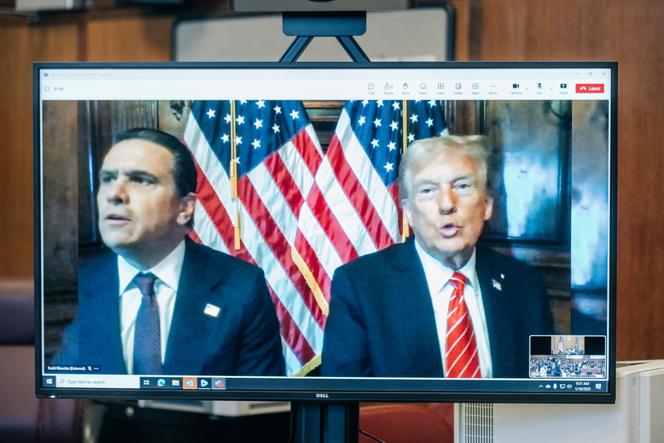 Donald Trump et son avocat assistent en visio-conférence au prononcé de peine, le 10 janvier 2025 à New York.