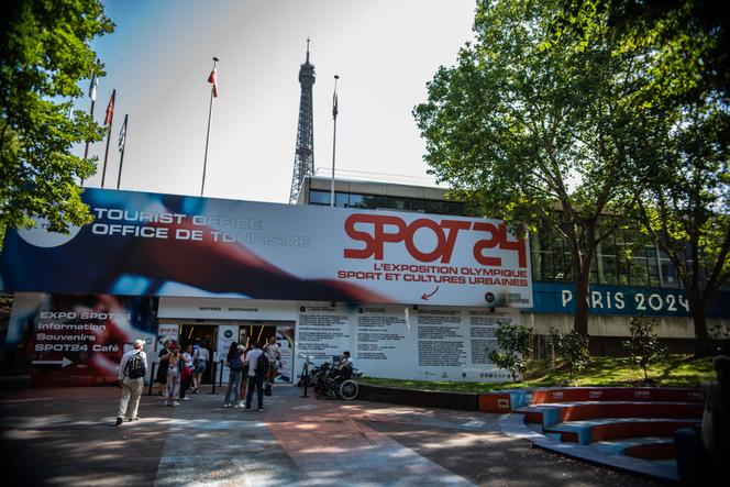 L’antenne de l’office du tourisme de Paris, quai Jacques-Chirac, à Paris (15ᵉ), le 30 juillet 2024.