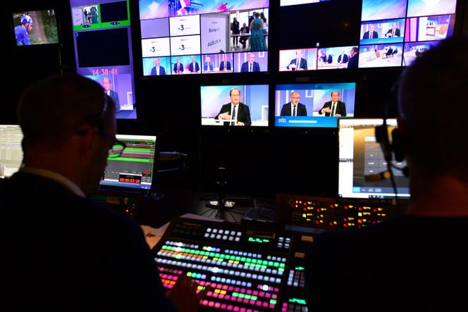 No estúdio da France Télévisions em Limoges, 3 de julho de 2024. 