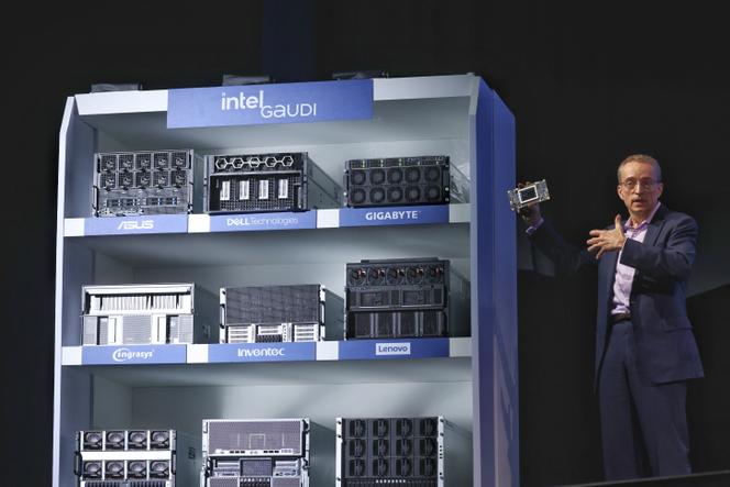 Le PDG d’Intel, Pat Gelsinger, dévoile Intel Gaudi au centre d’exposition de Taipei Nangang pendant le Computex 2024, à Taipei, le 4 juin 2024.