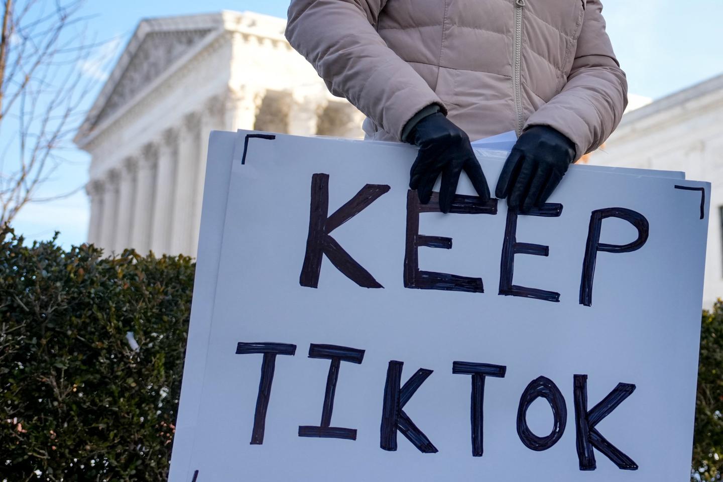Elon Musk remains silent on the possible takeover of TikTok