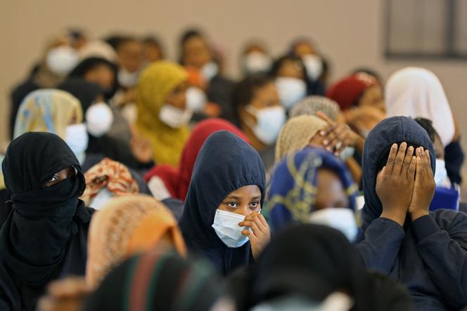 Des migrantes en attente de leur rapatriement au Nigeria, à Tripoli, le 21 août 2023.
