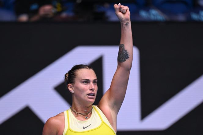 A bielorrussa Aryna Sabalenka, após vitória na segunda rodada do Aberto da Austrália contra a espanhola Jessica Bouzas Maneiro, em Melbourne, no dia 15 de janeiro.