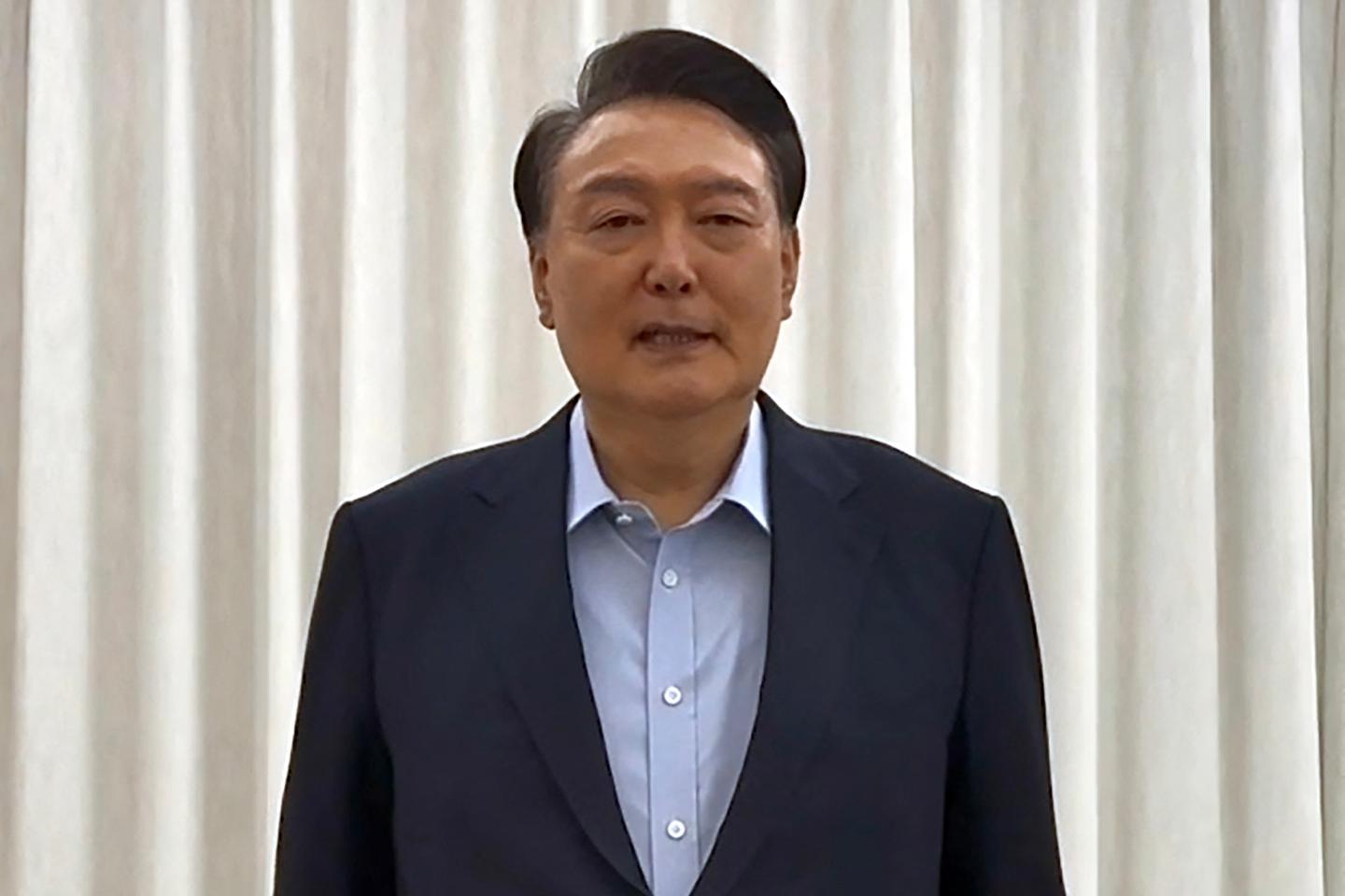 South Korean President Yoon arrested over failed martial law bid