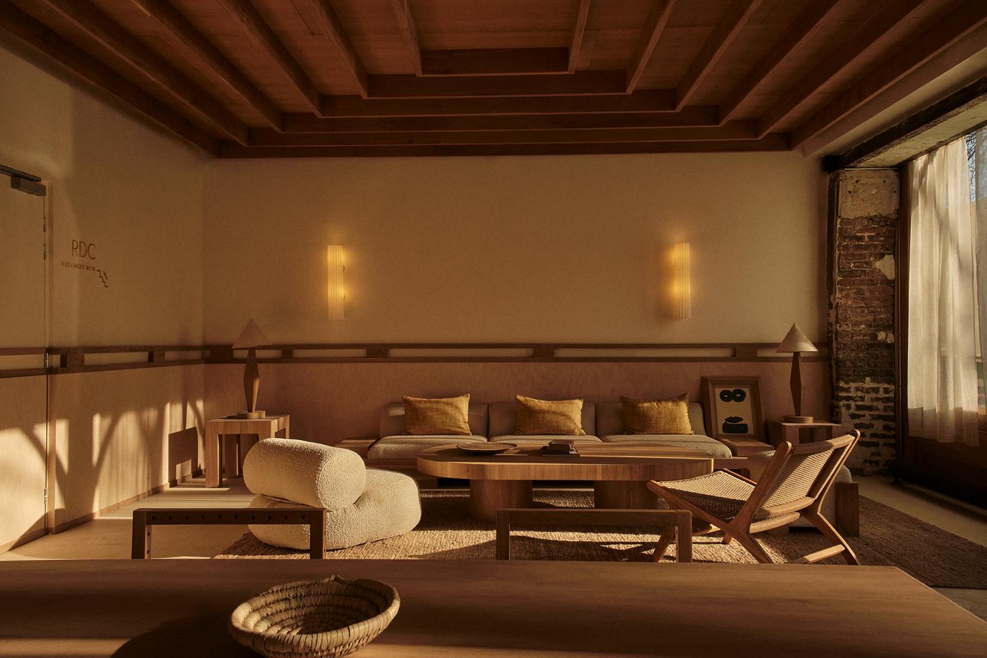 In Pigalle, the Elysée Montmartre Hôtel, a haven of peace in the midst of a bustling Paris district