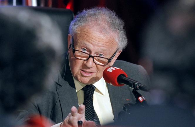 Philippe Bouvard, lors de l’enregistrement de l’émission des « Grosses Têtes » dans les studios de la radio RTL, à Paris, le 29 mars 2010.