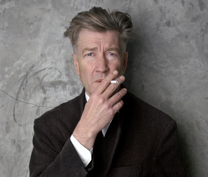 O cineasta David Lynch, em sua casa em Los Angeles, 14 de março de 2002.