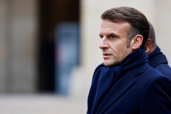 Emmanuel Macron no Hôtel des Invalides em Paris, 16 de janeiro de 2025.  