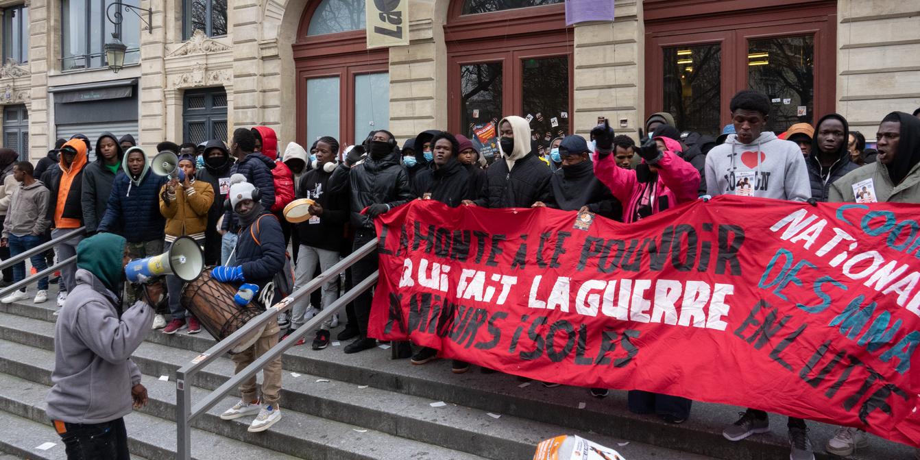 A la Gaîté-Lyrique, de jeunes exilés organisent la lutte pour leurs droits  : « On n'est pas venus ici pour squatter, on est là pour militer »
