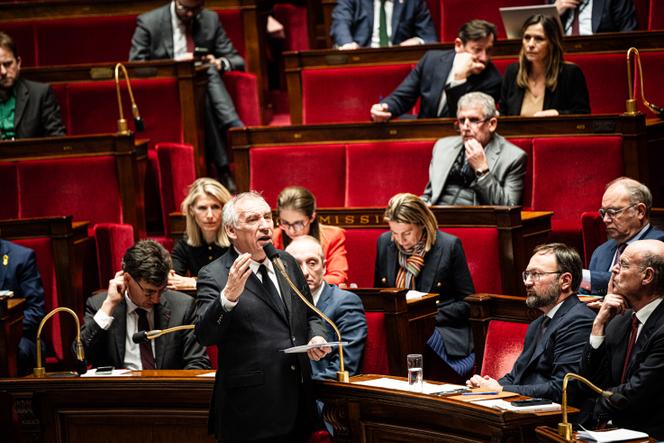 O primeiro-ministro François Bayrou na Assembleia Nacional em Paris em 14 de janeiro de 2025.