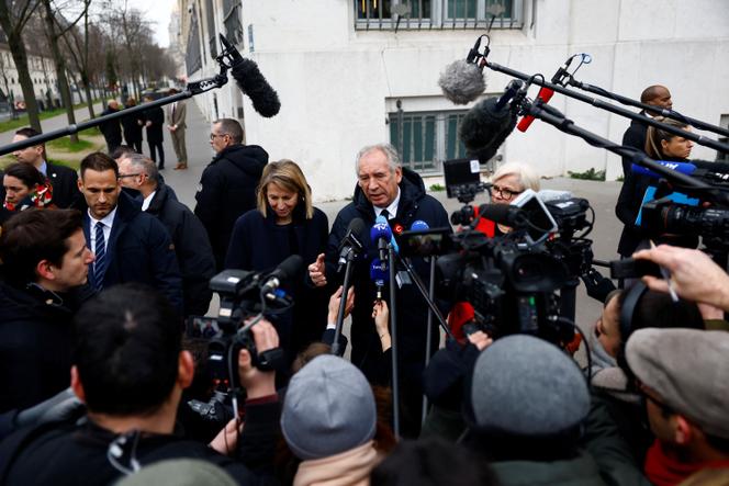 Le premier ministre, François Bayrou, avec les ministres Catherine Vautrin et Astrid Panosyan-Bouvet, à Paris, le 17 janvier 2025.