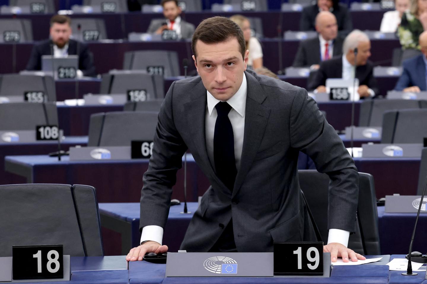 French far right torn between fascination and mistrust of Elon Musk