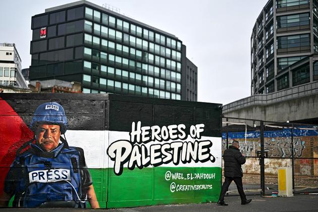 Une fresque de l’Espagnol Nacho Welles en hommage à Wael Al-Dahdouh, à Londres, le 29 janvier 2024.