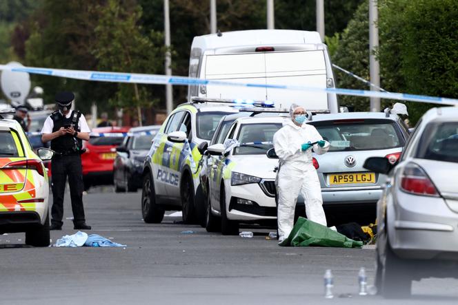 La police scientifique fait des relevés à Southport, en Angleterre, après l’attaque au couteau de trois fillettes, le 29 juillet 2024.