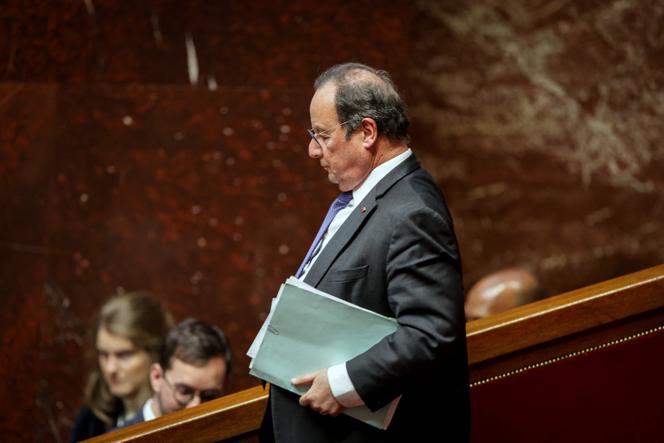 Le député (Parti socialiste) de Corrèze François Hollande, à l’Assemblée nationale, le 15 janvier 2025.