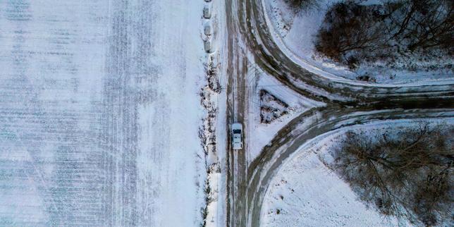 Authorities say a US border patrol agent has been shot and killed in Vermont south of the Canadian border