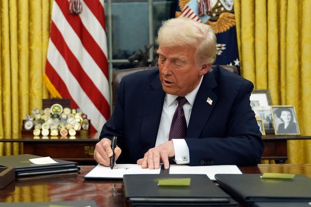 Donald Trump, lors de la signature d’un décret présidentiel, à Washington, le 20 janvier 2025.