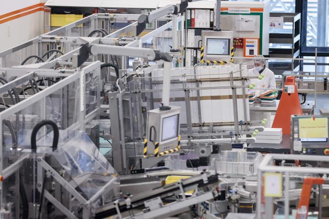 Dans l’usine de la société pharmaceutique britannique GSK, à Wavre, en Belgique, le 8 février 2021.