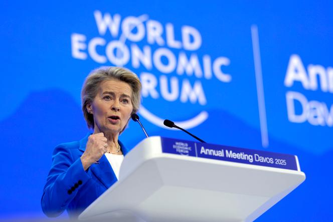 Ursula von der Leyen, présidente de la Commission européenne, s’exprime lors de la réunion annuelle du Forum économique mondial à Davos, en Suisse, le mardi 21 janvier 2025.