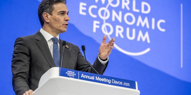 Speakers at Davos attack 'engineers of chaos'