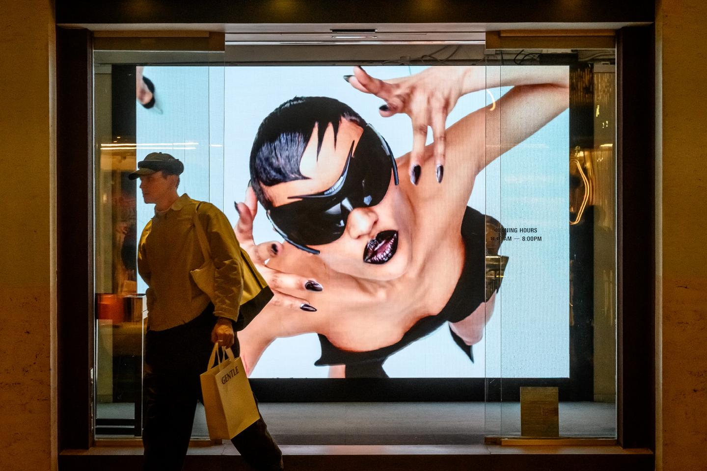 Luxury goods industry cuts costs to boost sales
