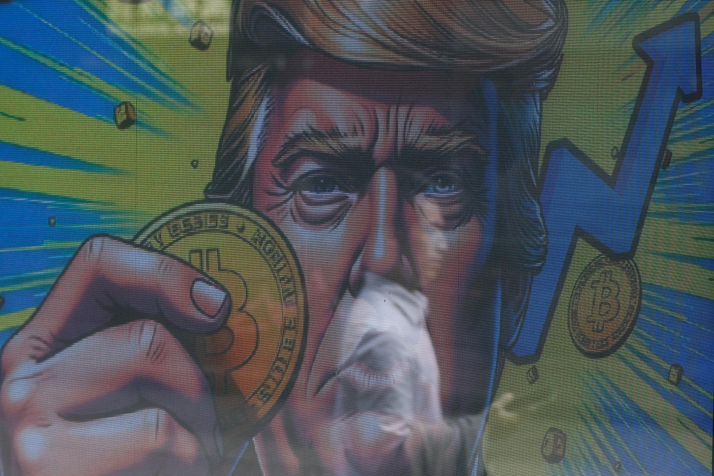 Trump's crypto strategy, between ambiguous support for the dollar and circumventing the Fed