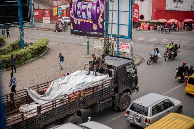 Un camion militaire des Forces armées congolaises traverse Goma (République démocratique du Congo), le 25 janvier 2025.