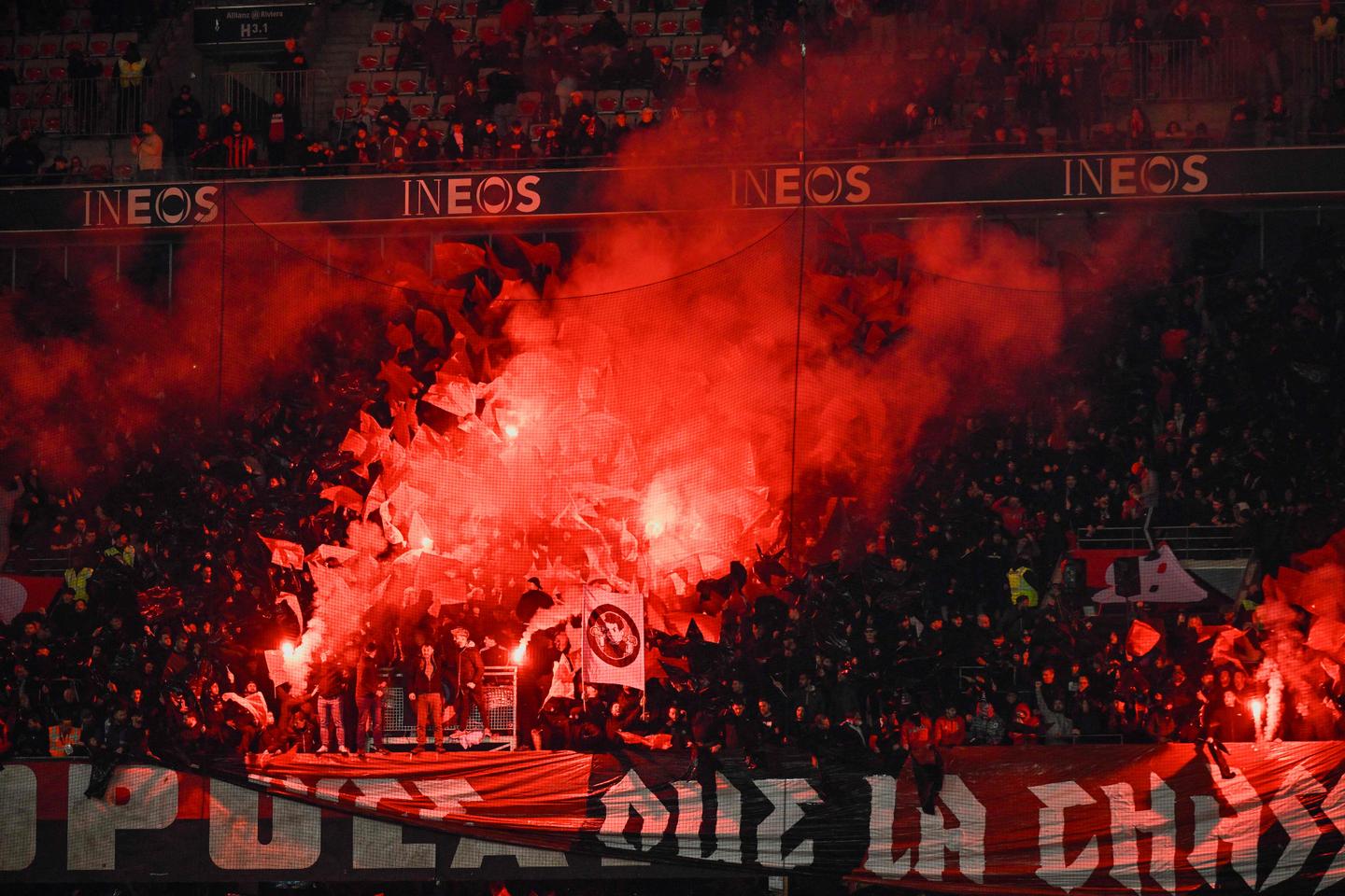 fermeture à titre conservatoire d’une tribune du stade de Nice après le déploiement d’une banderole comparant les Marseillais à des « rats »