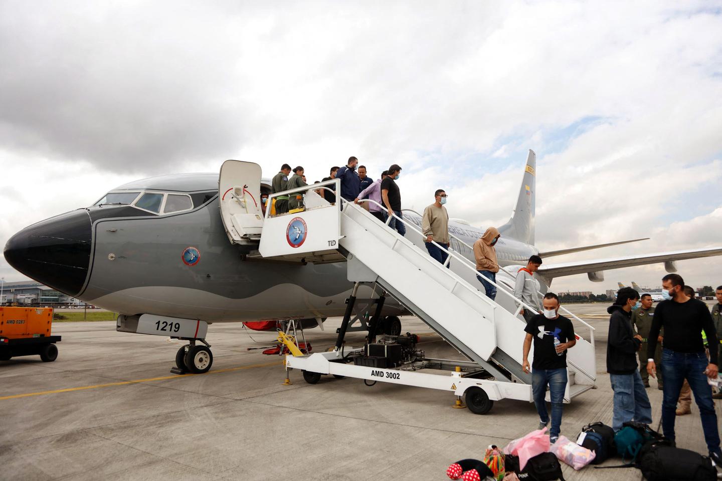 End of 'American nightmare': Colombia brings migrants home
