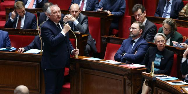 François Bayrou și “inundația” migratorie: “A merge pe terenul adversarului este întotdeauna o capitulare 