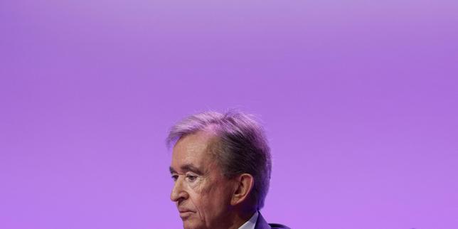 Bernard Arnault critică proiectul de suprataxare a companiilor franceze, guvernul spune că “înțelege furia sa”, dar justifică măsura 