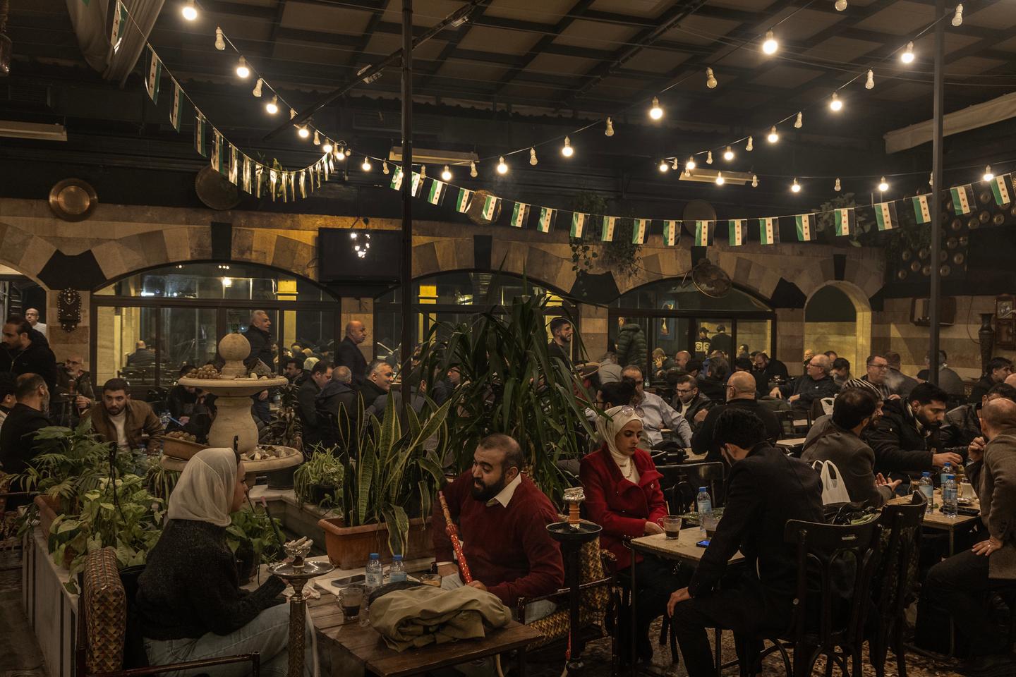 In Damascus, Café Rawda, a 'lounge' for exiled opponents and artists returning to Syria