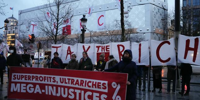 Veniturile ultra-bogaților cresc vertiginos, inegalitățile se adâncesc, conform unei note de la Bercy. 