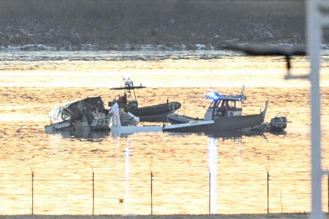 Black boxes recovered from crash killing 67 people in the deadliest US air  disaster in almost a quarter century