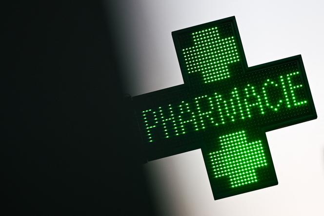 Uma farmácia parisiense, em janeiro de 2025.