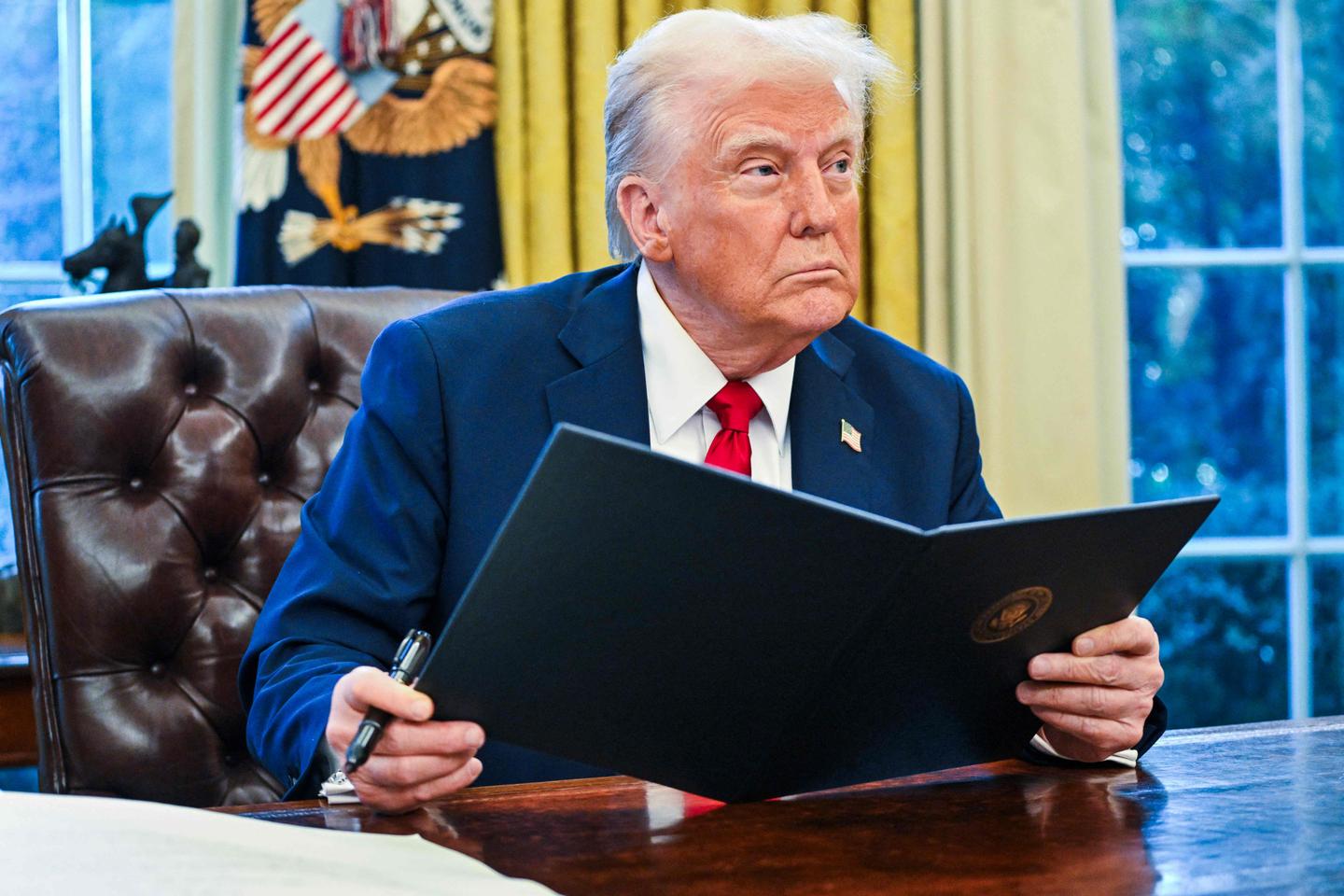 Trump White House confirms Canada, Mexico and China tariffs to enter into force on Saturday