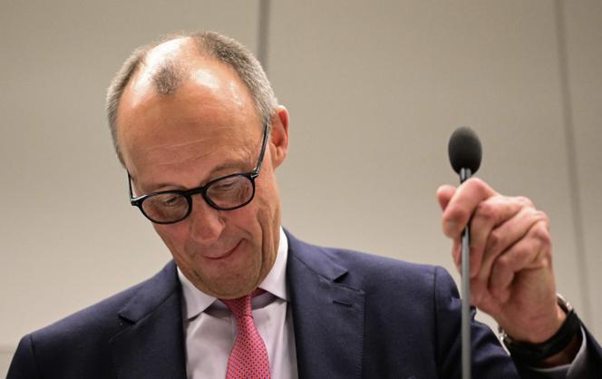 O líder da União Democrata Cristã (CDU) Friedrich Merz, após a rejeição da lei de imigração, no Bundestag, em Berlim, em 31 de janeiro de 2025.