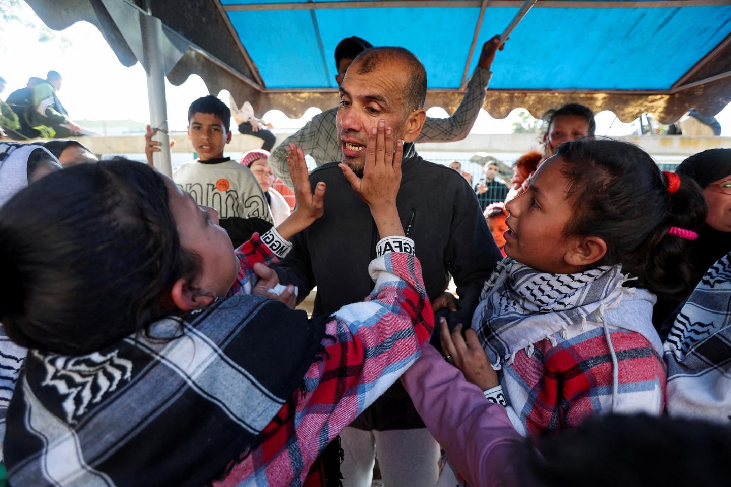 Hamas and Israel complete fourth Gaza ceasefire swap