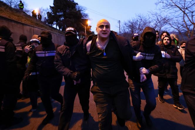 Nika Melia, du parti libéral pro-européen Akhali, arrêté lors d’une manifestation antigouvernementale à la périphérie de Tbilissi, dimanche 2 février 2025.